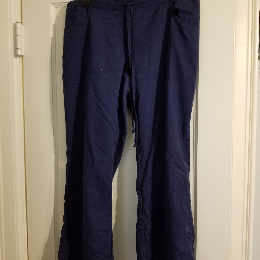 Scrubs - Picture 2 of 2
